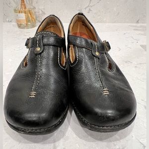 Women’s Clarks Unstructured Black Slip on walking shoes